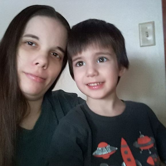 Meet your Posher, Amanda - Picture 1 of 1